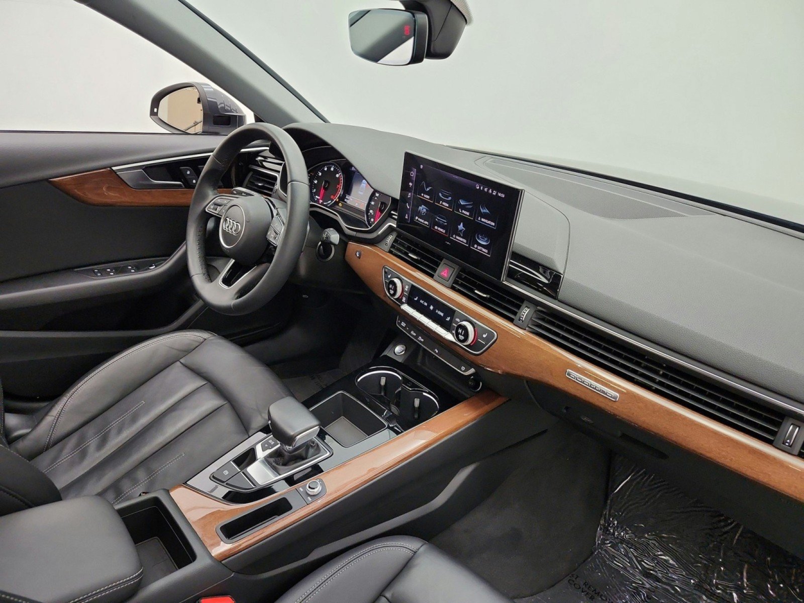 Used 2023 Audi A4 2.0T Premium w/ Convenience Package AWD/4WD image 18