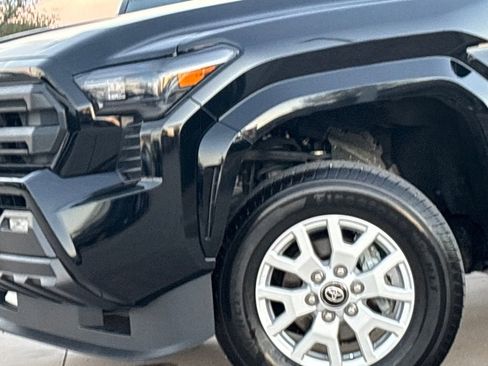 Certified 2024 Toyota Tacoma SR5 image 3