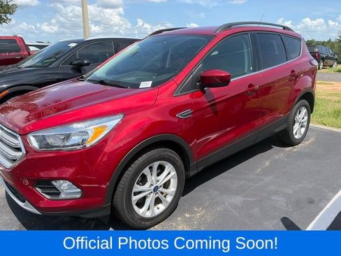 Used 2018 Ford Escape SE w/ SE Sync 3 Package FWD image 3
