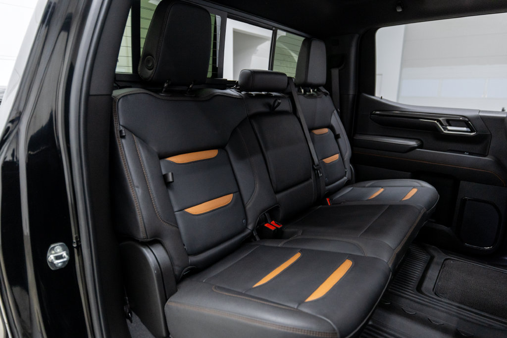 Used 2024 GMC Sierra 1500 AT4 w/ Technology Package AWD/4WD image 60