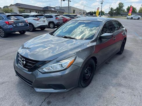 Used 2017 Nissan Altima 2.5 S w/ Power Driver Seat Package FWD image 3