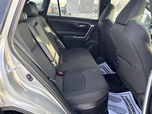 Used 2022 Toyota RAV4 SE w/ Convenience Package image 27