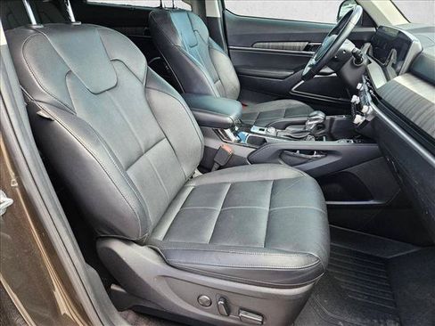 Used 2024 Kia Telluride EX w/ EX Captain's Chair Package FWD image 21