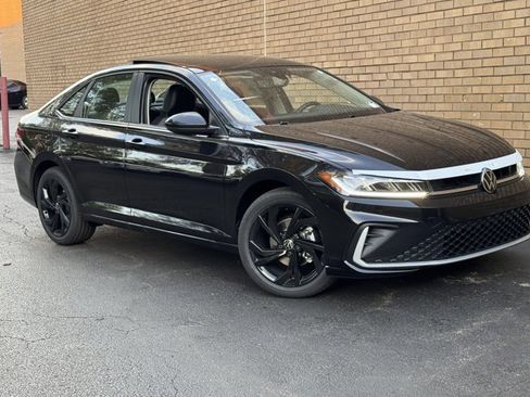New 2025 Volkswagen Jetta SE image 5