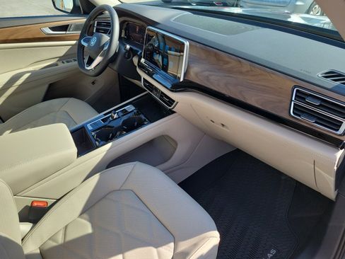 New 2026 Volkswagen Atlas SE image 28