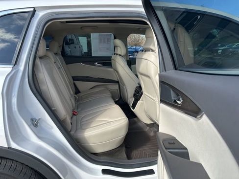 Used 2017 Lincoln MKX Reserve image 18