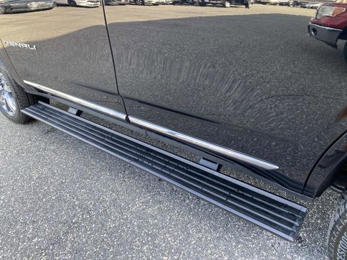 Used 2024 GMC Yukon Denali Ultimate w/ LPO, Floor Liner Package image 10