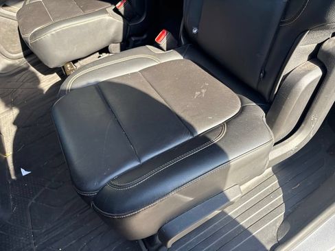 Used 2018 Chevrolet Traverse LT AWD/4WD image 41