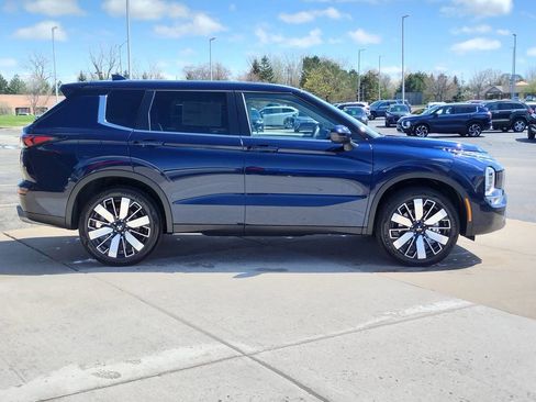 New 2026 Mitsubishi Outlander SE AWD/4WD image 14