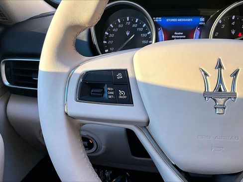 Used 2017 Maserati Levante image 17