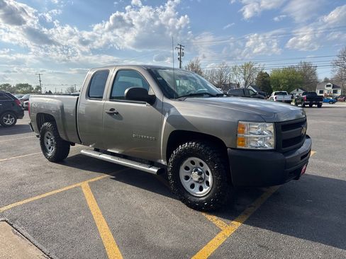Used 2013 Chevrolet Silverado 1500 W/T AWD/4WD image 4