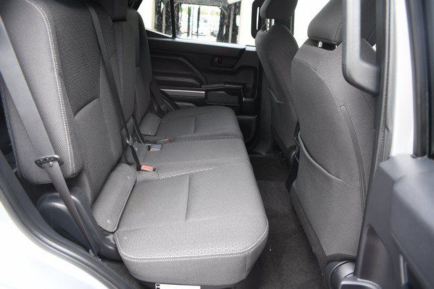 Used 2025 Toyota 4Runner SR5 AWD/4WD image 28