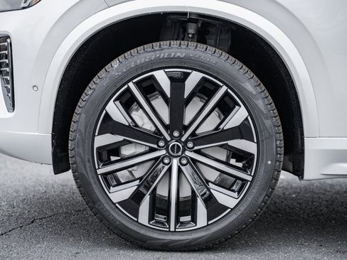 New 2026 Volvo XC90 B6 Ultra image 16