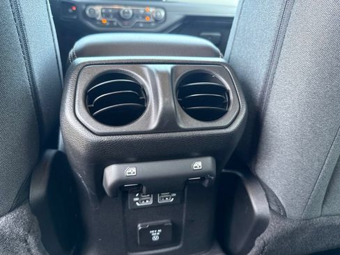 Used 2026 Jeep Wrangler Unlimited Sahara AWD/4WD image 45