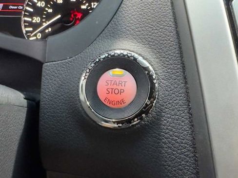 Used 2018 Nissan Altima 2.5 SV FWD image 24