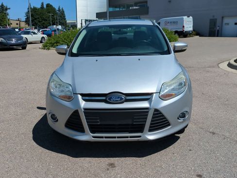 Used 2014 Ford Focus SE w/ SE Sport Package image 3