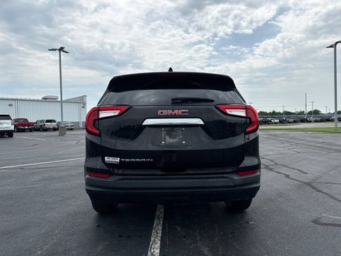 Used 2022 GMC Terrain SLE FWD image 5