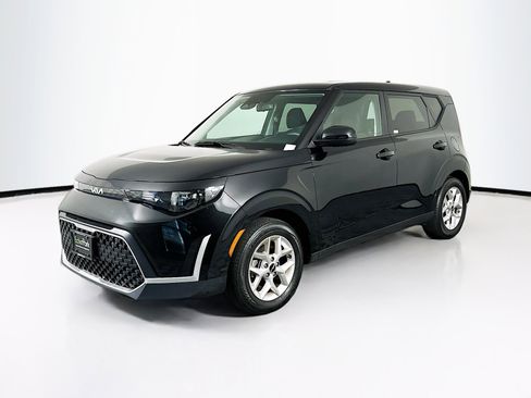 Used 2024 Kia Soul LX w/ Option Group 015 image 3