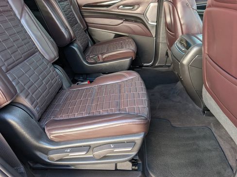 Certified 2023 Cadillac Escalade Sport Platinum AWD/4WD image 13