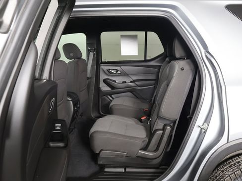 Used 2023 Chevrolet Traverse LT w/ Midnight/Sport Edition image 28