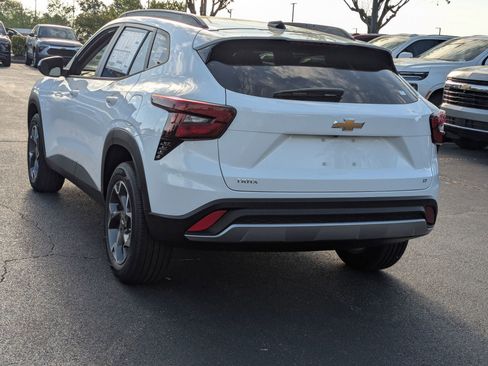 New 2026 Chevrolet Trax LT w/ Driver Confidence Package FWD image 7