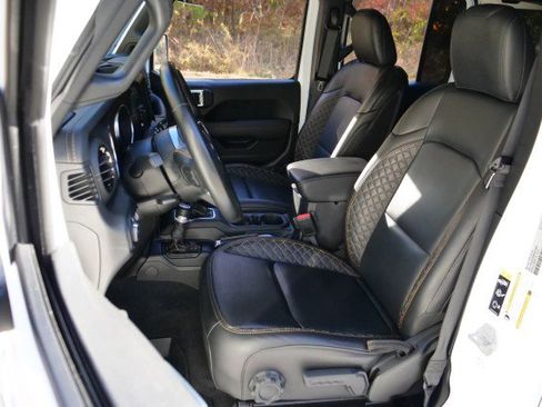 Used 2021 Jeep Wrangler Unlimited Sahara image 8