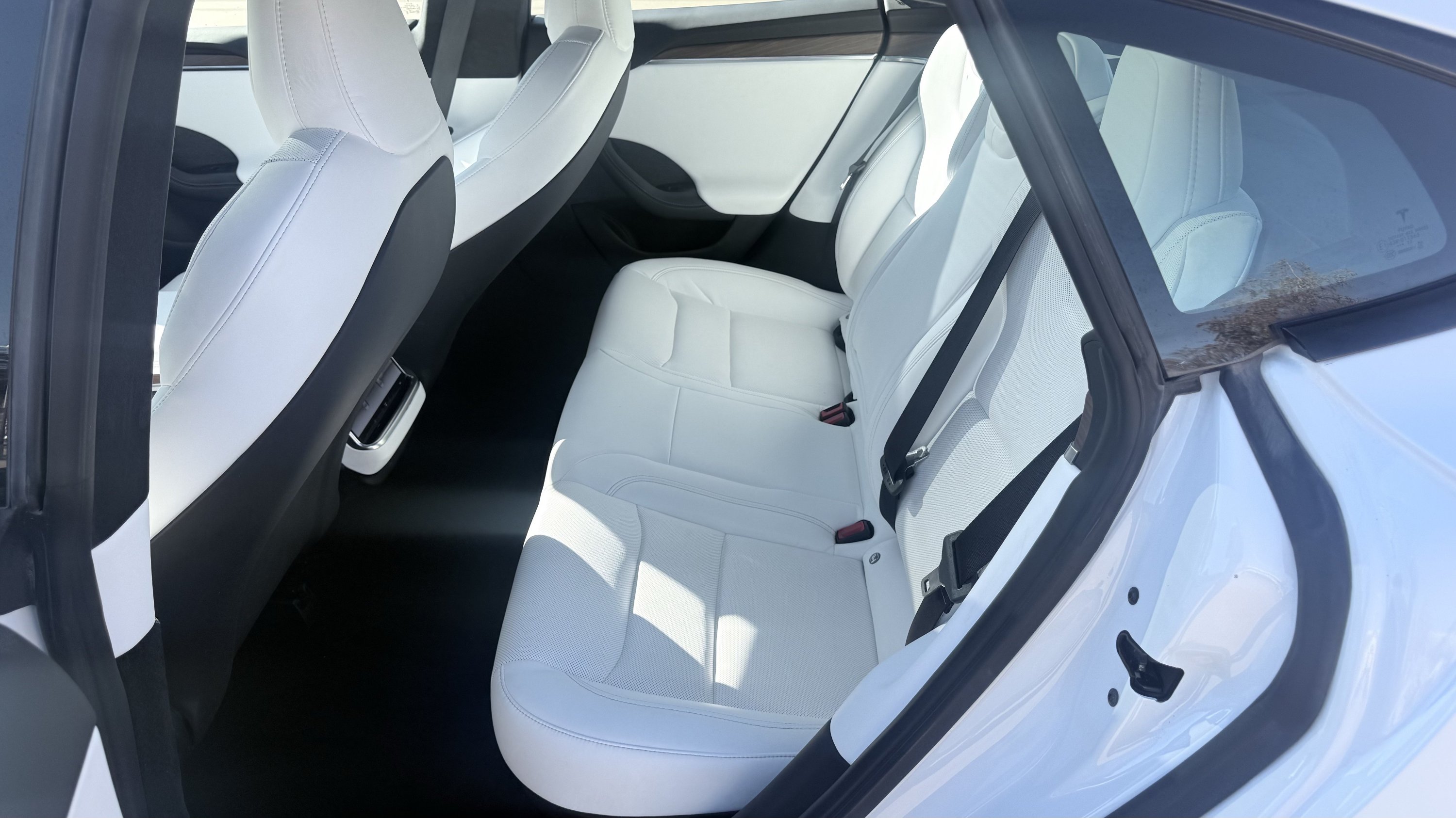 Used 2023 Tesla Model S AWD/4WD image 29