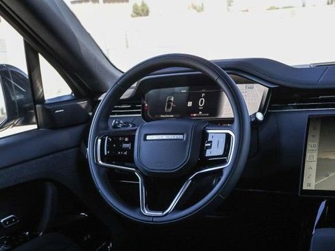 New 2025 Land Rover Range Rover Sport SE image 17