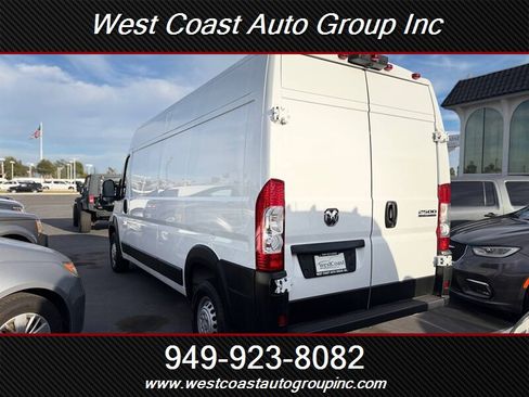 Used 2025 RAM ProMaster 2500 w/ Convenience Group image 4