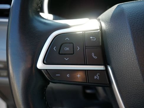 Used 2023 Toyota Highlander Limited AWD/4WD image 27