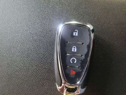 Used 2020 Chevrolet Equinox LS w/ LS Convenience Package FWD image 32