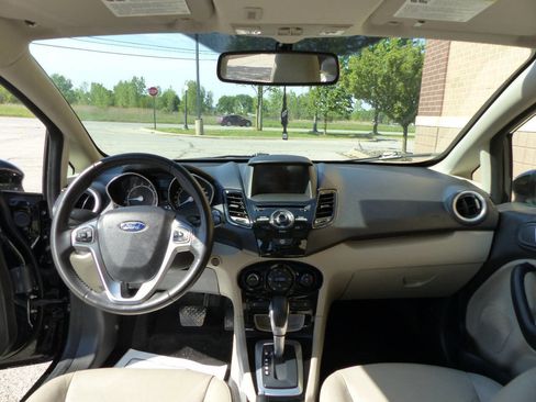 Used 2016 Ford Fiesta Titanium FWD image 37
