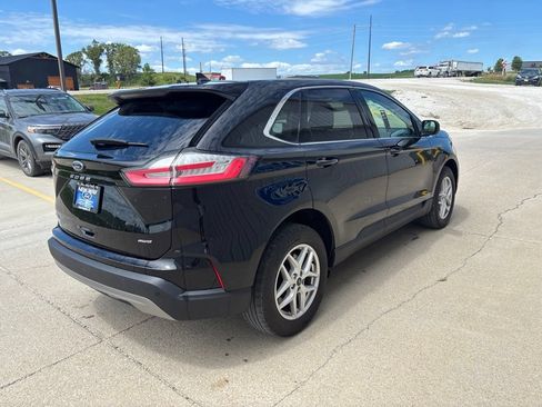 Certified 2024 Ford Edge SEL w/ Convenience Package AWD/4WD image 4