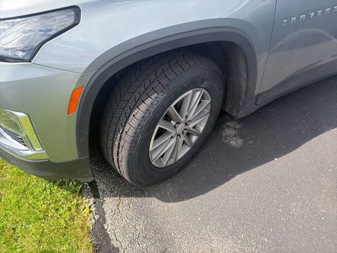 Used 2023 Chevrolet Traverse LT image 8