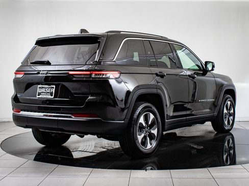 Used 2024 Jeep Grand Cherokee Limited 4xe image 7