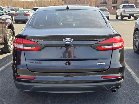 Used 2020 Ford Fusion SE image 5