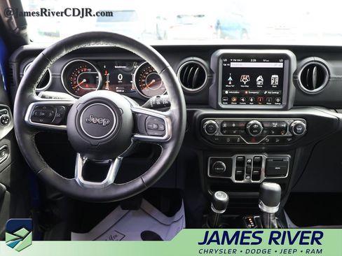Used 2020 Jeep Wrangler Unlimited Sahara AWD/4WD image 17