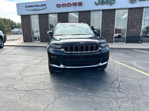 Used 2023 Jeep Grand Cherokee L Laredo image 2