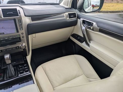 Used 2020 Lexus GX 460 Luxury image 17