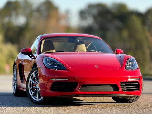Used 2017 Porsche 718 Cayman S image 3