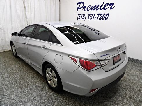 Used 2012 Hyundai Sonata Hybrid w/ Leather Pkg image 4