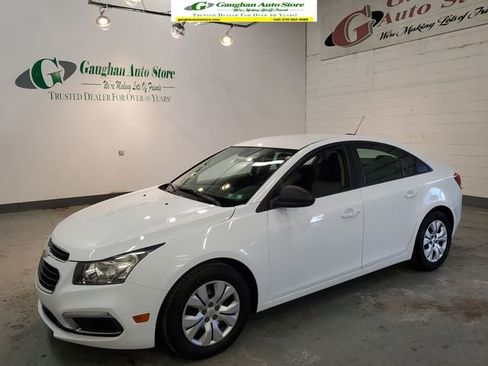 Used 2015 Chevrolet Cruze LS image 1