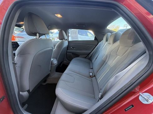 Used 2023 Hyundai Elantra SEL w/ Convenience Package FWD image 24