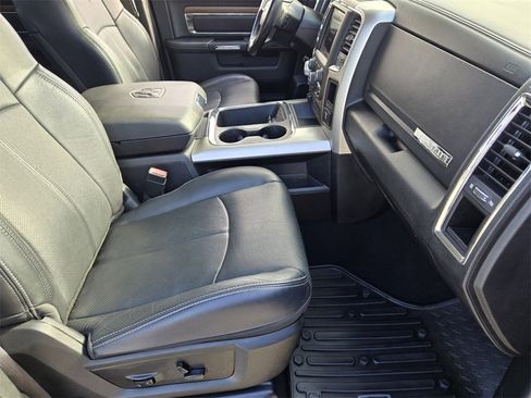 Used 2019 RAM 1500 Laramie w/ Convenience Group image 18