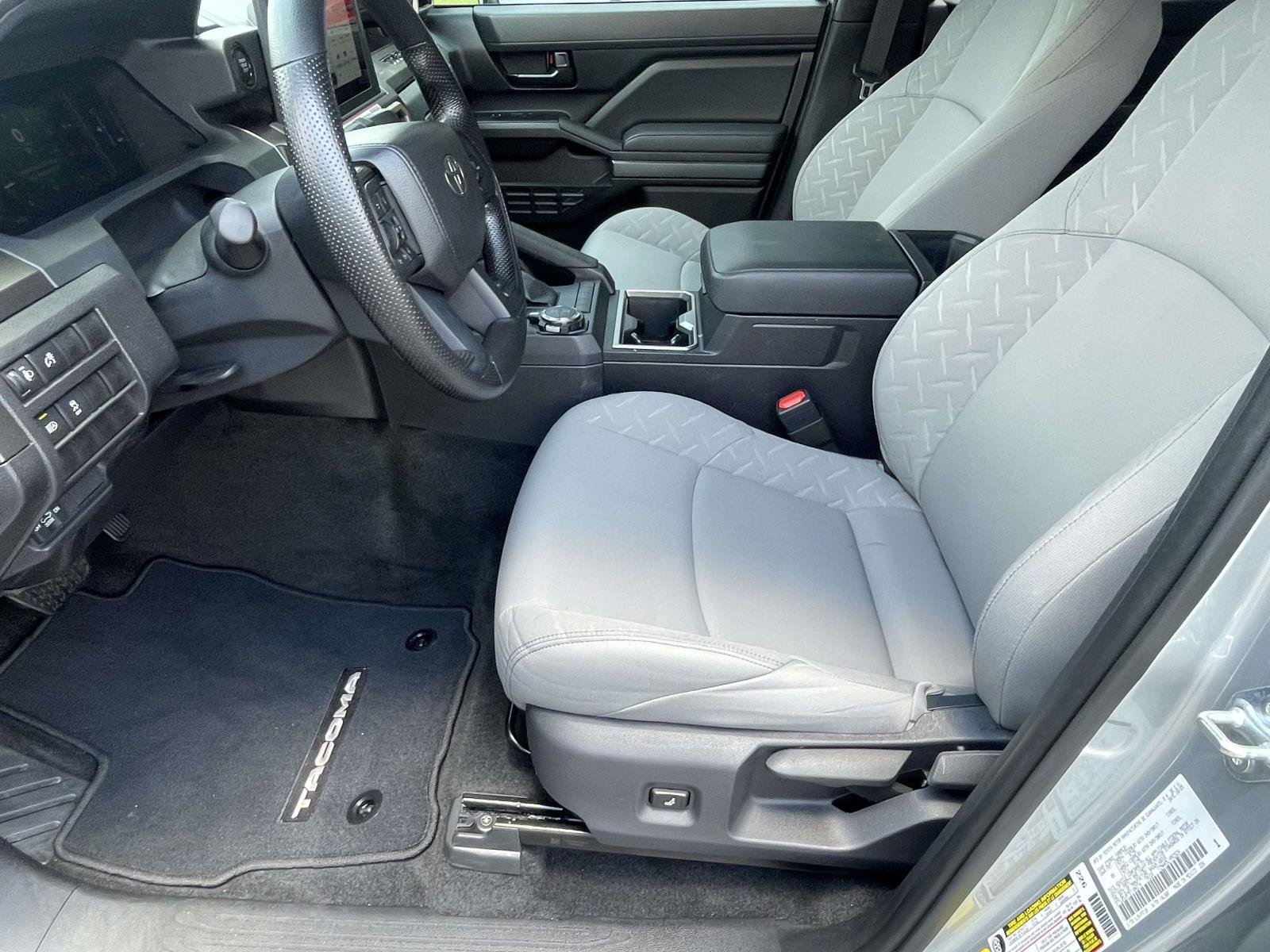 Used 2025 Toyota Tacoma SR5 AWD/4WD image 14