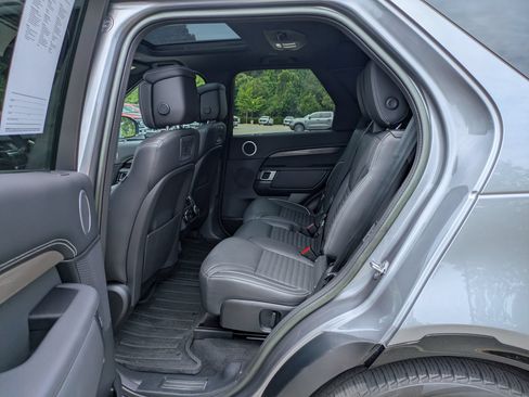 Used 2023 Land Rover Discovery Metropolitan Edition AWD/4WD image 55