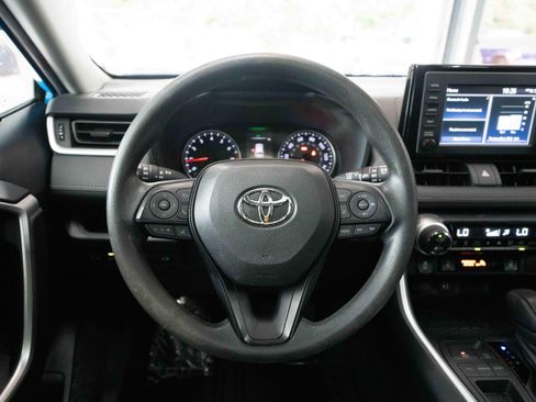 Used 2019 Toyota RAV4 XLE FWD image 21