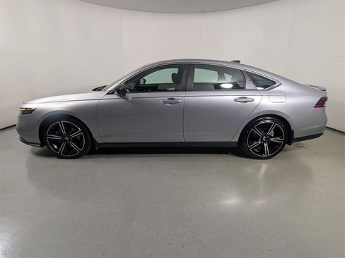Used 2023 Honda Accord Sport image 4