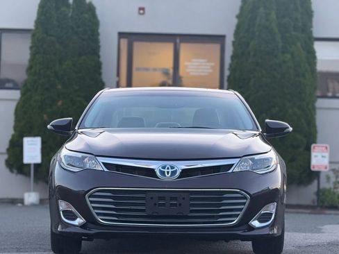 Used 2013 Toyota Avalon XLE Premium FWD image 5