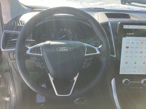 Used 2024 Ford Edge SEL w/ Convenience Package image 9